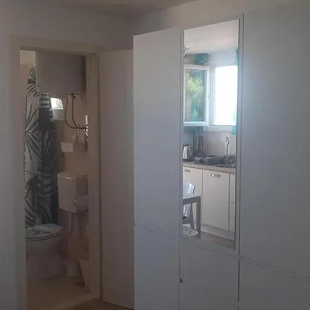 Old Captain's - In A Pine Wood By The Sea And Tennis Courts Apartamento Split