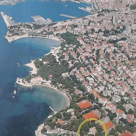 Old Captain's - In A Pine Wood By The Sea And Tennis Courts Apartamento Split